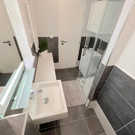 Krasny - Pri Hlavnej Stanici *