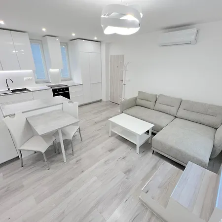 Krasny - Pri Hlavnej Stanici *